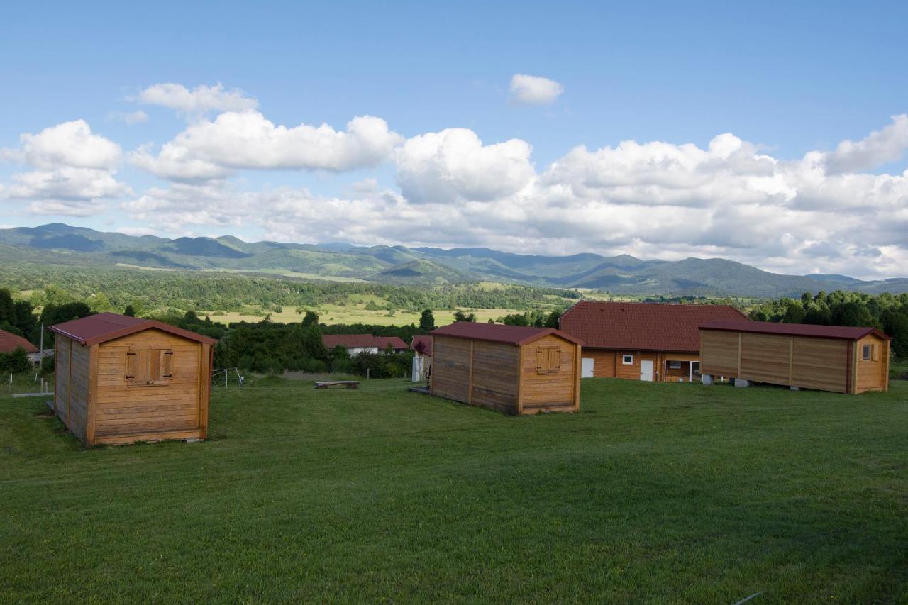 Camp The Sunrise Hill Otel Pivka Dış mekan fotoğraf
