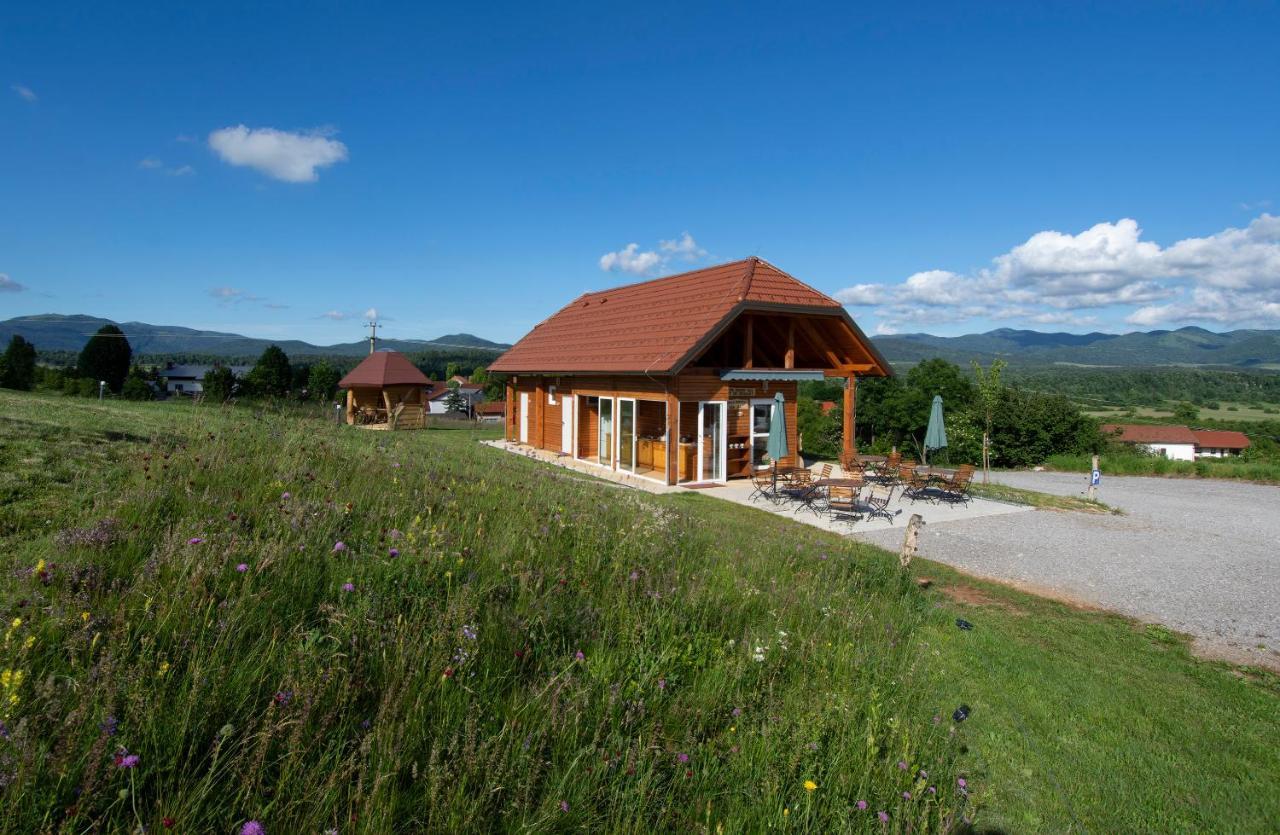 Camp The Sunrise Hill Otel Pivka Dış mekan fotoğraf