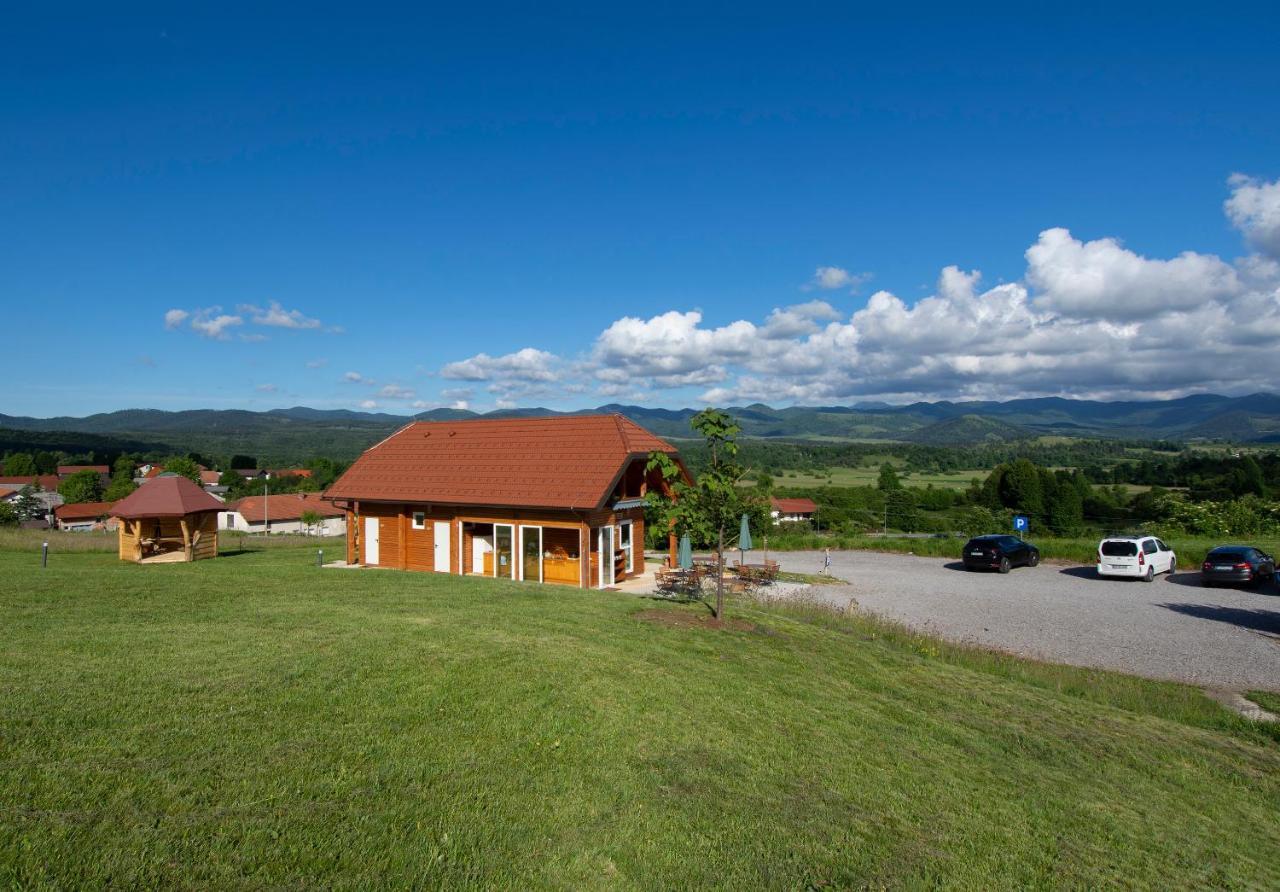 Camp The Sunrise Hill Otel Pivka Dış mekan fotoğraf