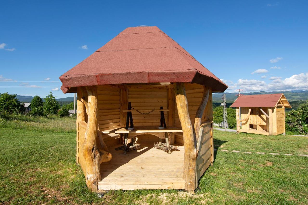 Camp The Sunrise Hill Otel Pivka Dış mekan fotoğraf