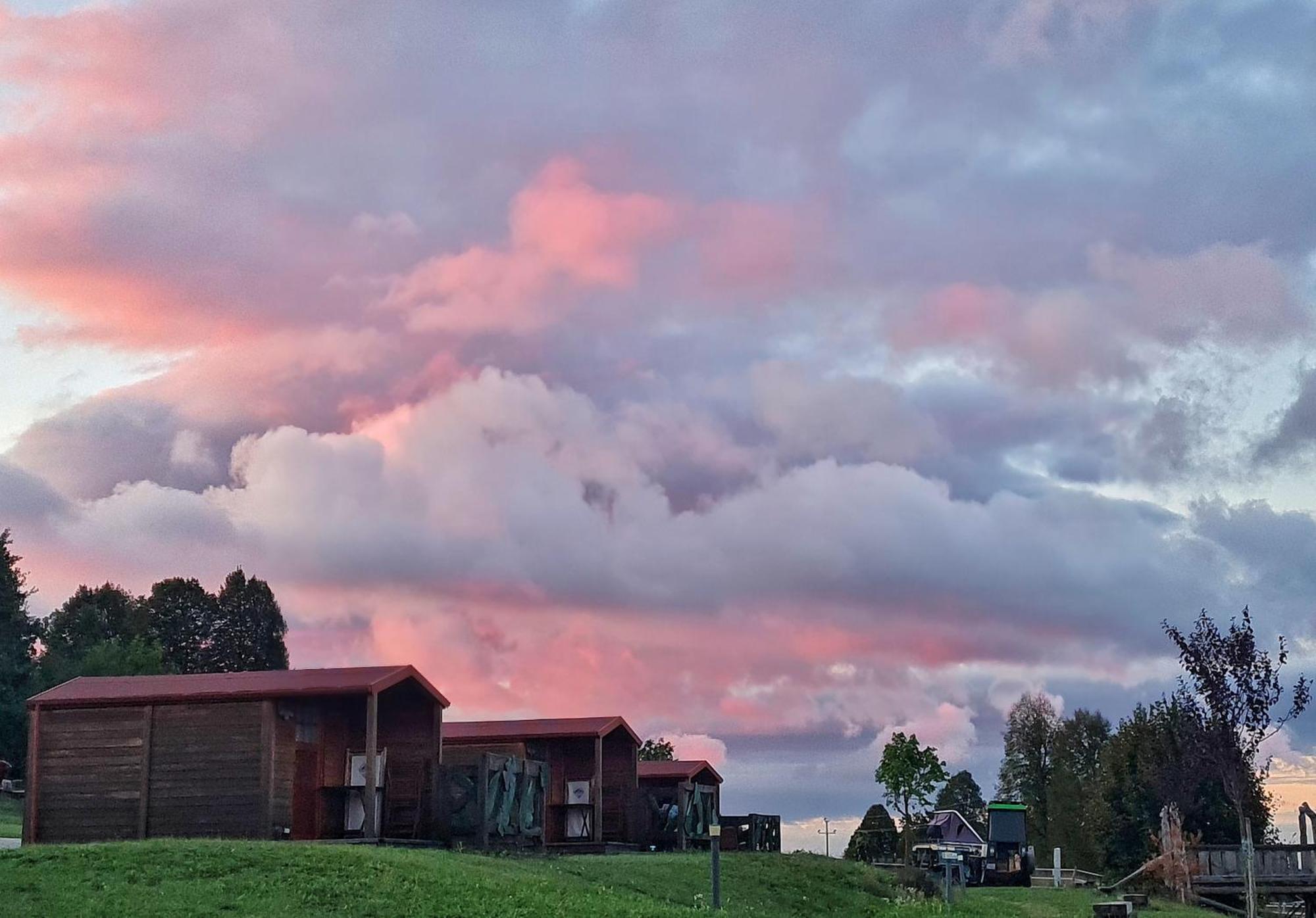 Camp The Sunrise Hill Otel Pivka Dış mekan fotoğraf