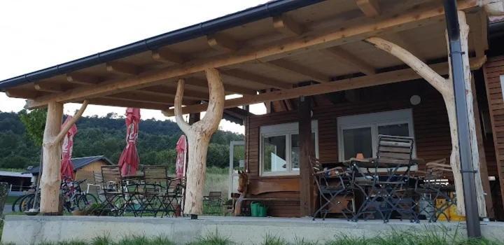 Camp The Sunrise Hill Otel Pivka Dış mekan fotoğraf