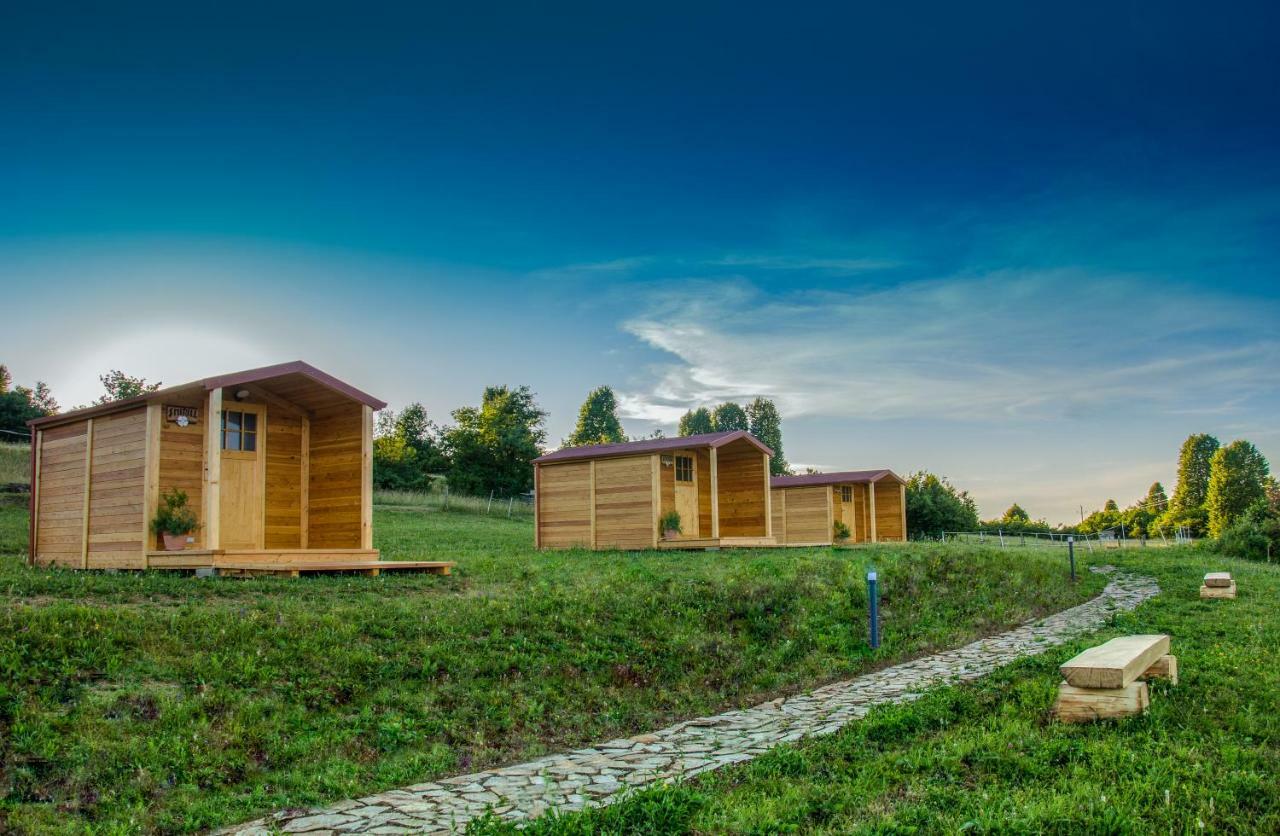 Camp The Sunrise Hill Otel Pivka Dış mekan fotoğraf